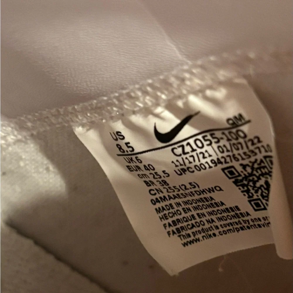 Nike Blazer Mid 77, black and white, women’s size 8.5 high top sneakers - Picture 11 of 12